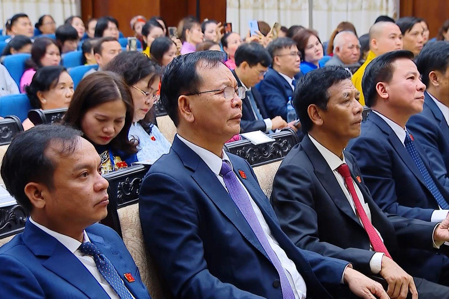 Đồng chí Ngô Thanh Danh tham gia gặp mặt cộng đồng người Việt Nam tại Lào