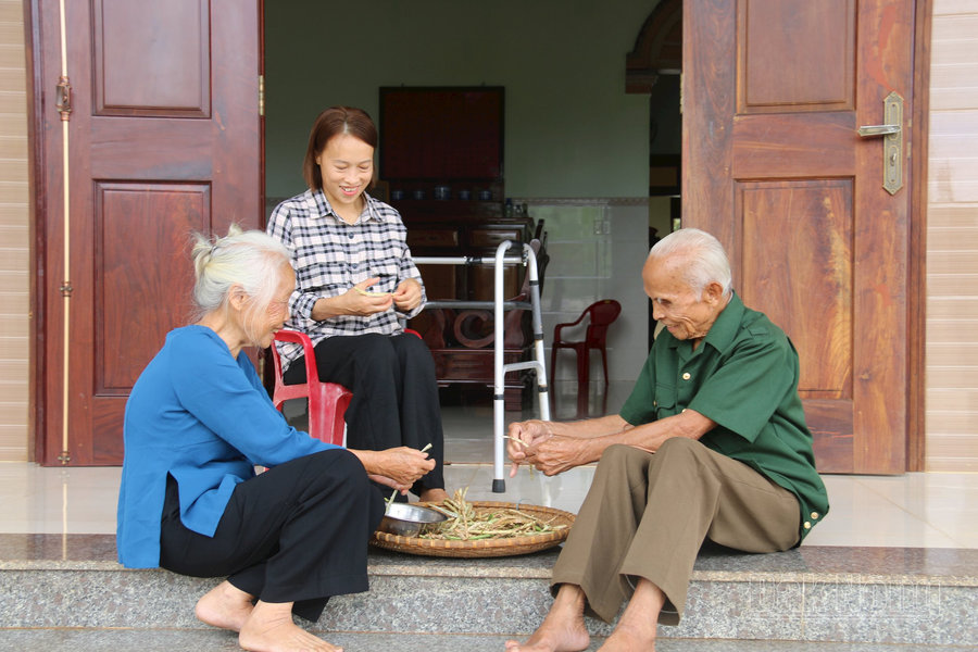 Trọn tình, vẹn nghĩa với người có công