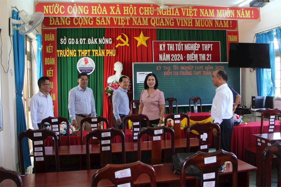 Kiểm tra công tác chuẩn bị Kỳ thi tốt nghiệp THPT năm 2024 tại huyện Krông Nô