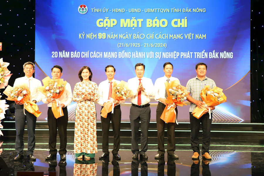 Phát biểu của đồng chí Lưu Văn Trung, Phó Bí thư Tỉnh ủy, Chủ tịch HĐND tỉnh tại Gặp mặt kỷ niệm 99 năm Ngày Báo chí cách mạng Việt Nam và trao Giải Báo chí tỉnh Đắk Nông lần thứ 8