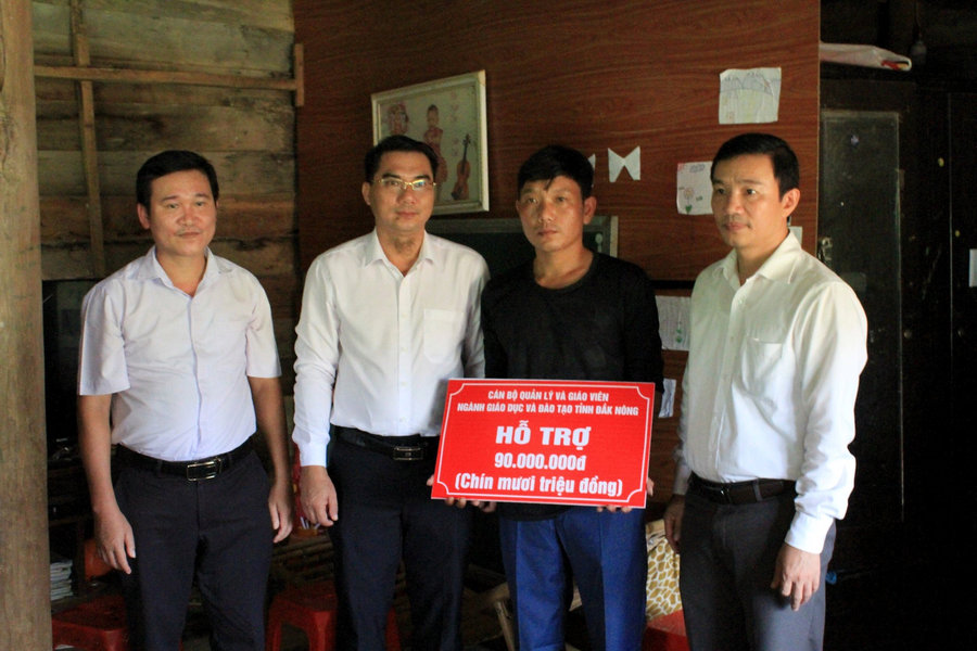 Đắk Nông hỗ trợ 126 triệu đồng học sinh bị viêm màng não