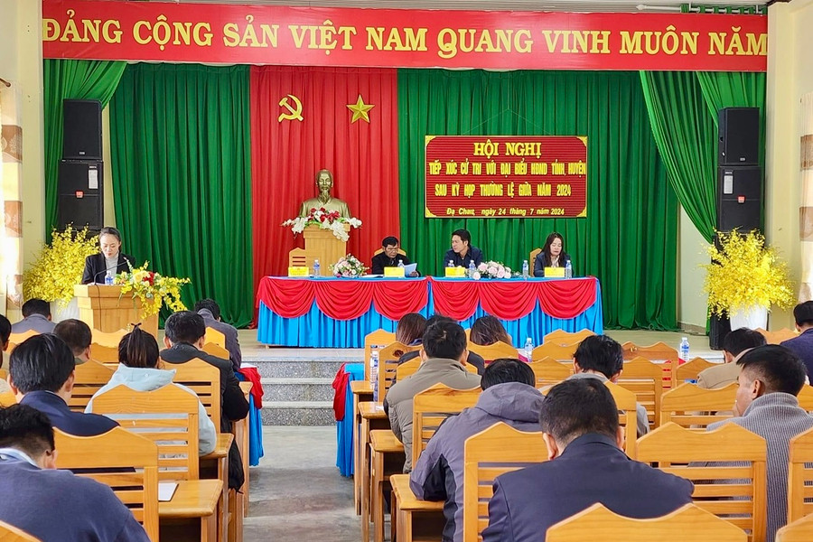 Tổ đại biểu HĐND tỉnh và huyện Lạc Dương tiếp xúc cử tri sau kỳ họp thường lệ giữa năm 2024