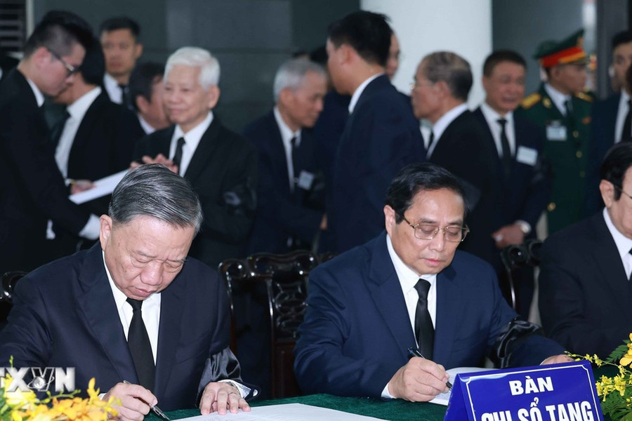 Xúc động những dòng sổ tang của lãnh đạo Đảng, Nhà nước và Nhân dân