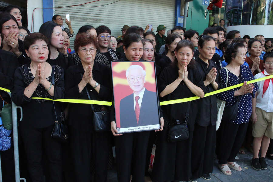 Dân đã thờ ai thì không sai bao giờ