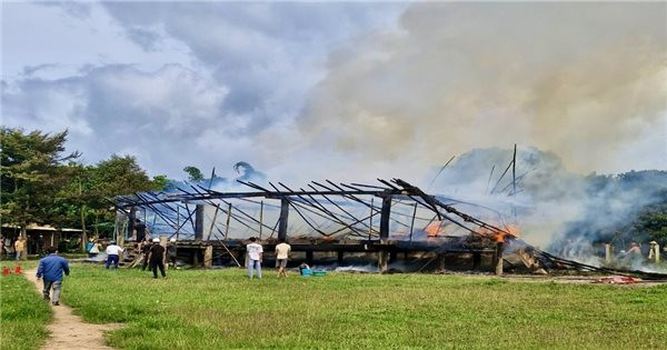 Gia Lai: Cháy nhà rông truyền thống làng Kon Băh