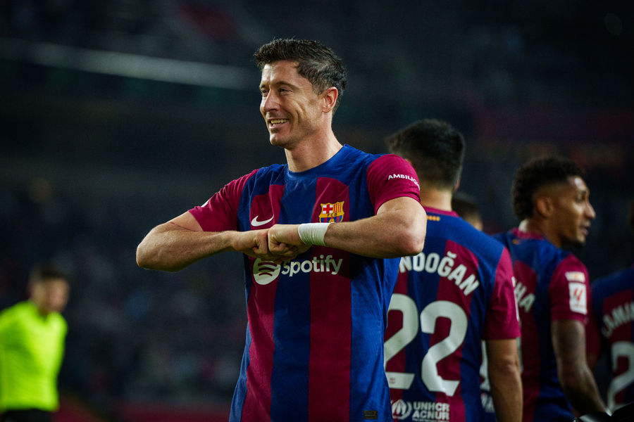 Nhận định, dự đoán Barca vs AC Milan: Lewandowski đi bán hành