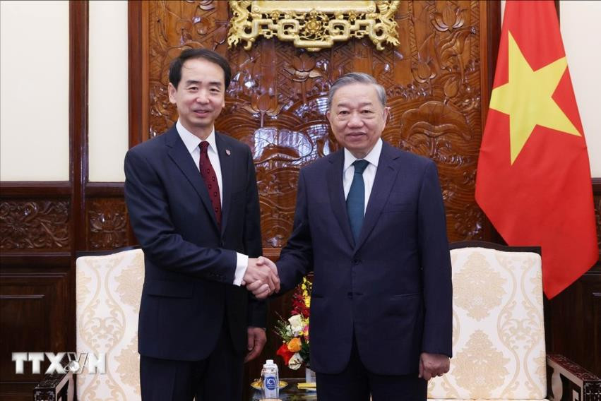 Tổng Bí thư, Chủ tịch nước Tô Lâm tiếp Đại sứ Trung Quốc đến trình Quốc thư