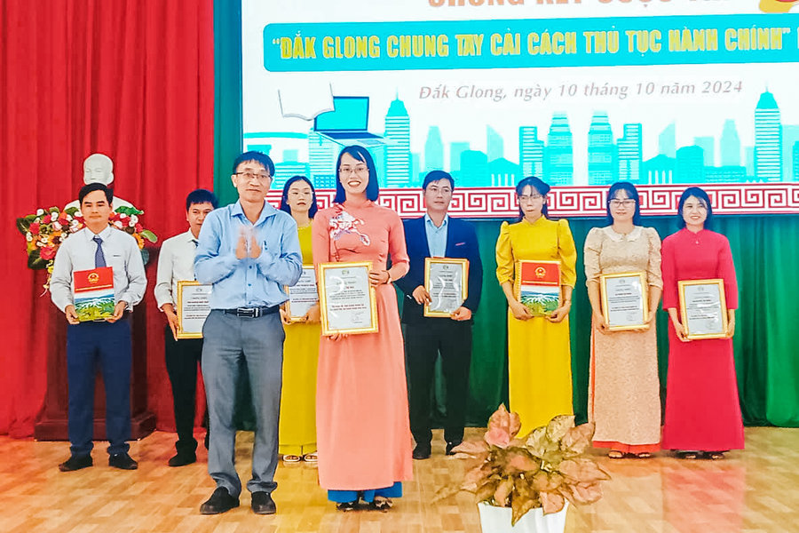 Chị Lê Thị Mai đoạt giải nhất Cuộc thi “Đắk Glong chung tay cải cách thủ tục hành chính” năm 2024