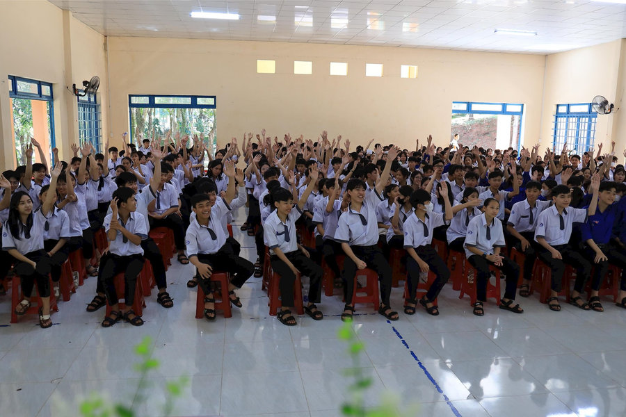 Nỗi niềm đóng góp đầu năm học