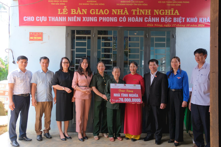 Trao nhà tình nghĩa cho cựu thanh niên xung phong TP. Gia Nghĩa