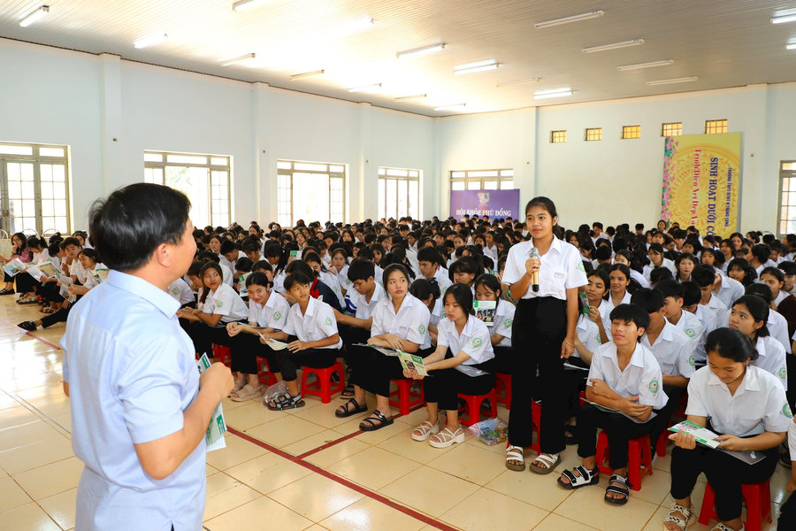 Đắk Nông tuyên truyền cho học sinh về giảm thiểu tảo hôn, hôn nhân cận huyết thống