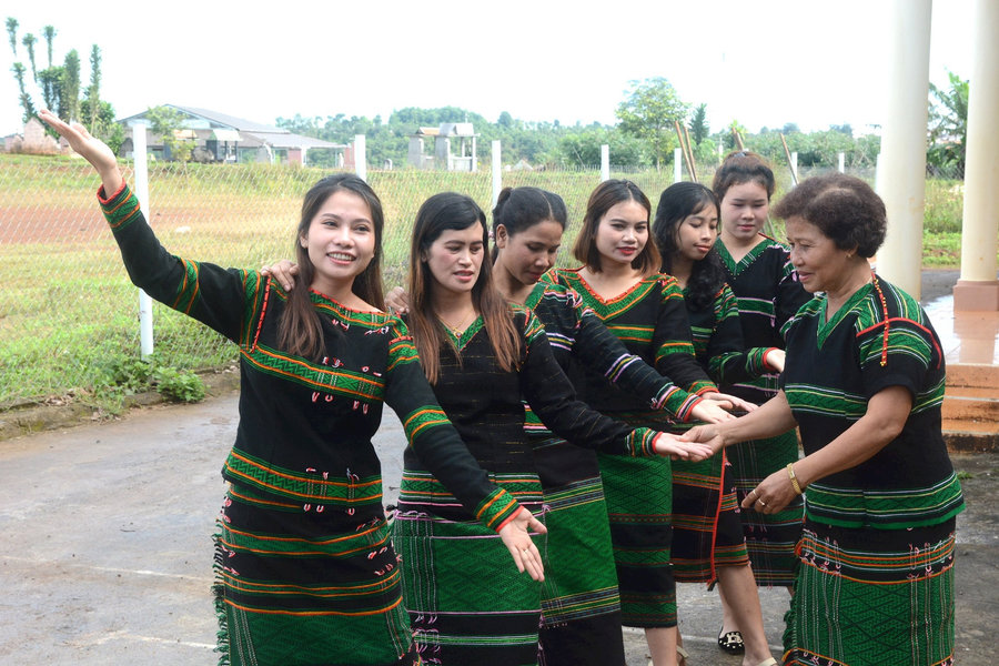 Đắk Nông làm gì để "tiến tới hạnh phúc"?