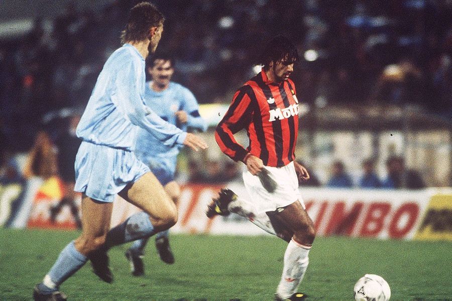 Slovan Bratislava - AC Milan ngày 27/11: Phong độ, thành tích đối đầu và dự đoán tỷ lệ thắng