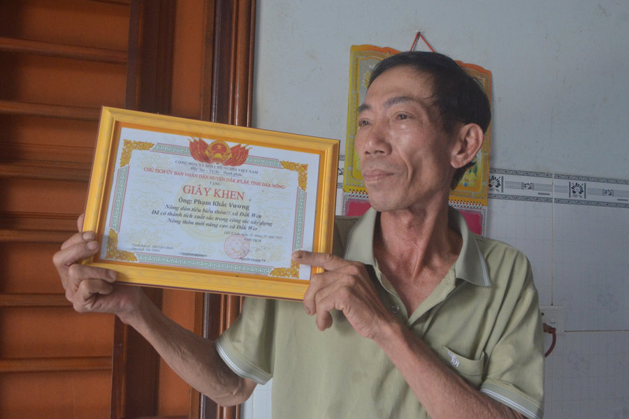 Một nông dân Đắk Nông hiến 1.000m2 đất làm đường giao thông