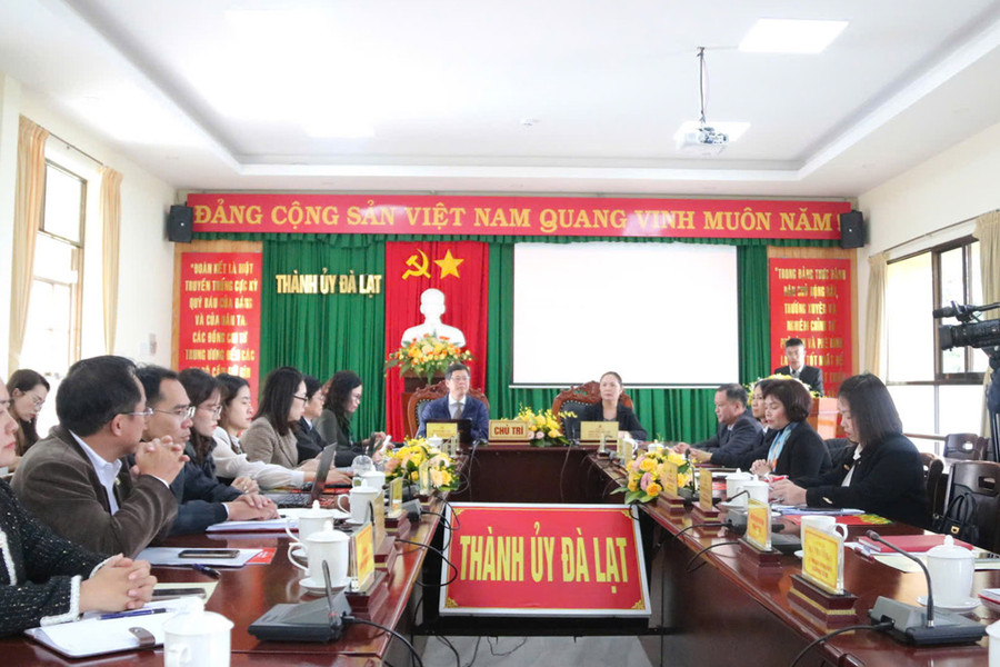 Học viện Chính trị quốc gia Hồ Chí Minh làm việc với Thành ủy Đà Lạt về công tác cán bộ nữ