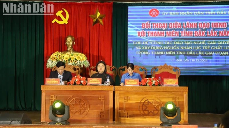Lãnh đạo tỉnh Đắk Lắk đối thoại với thanh niên các dân tộc
