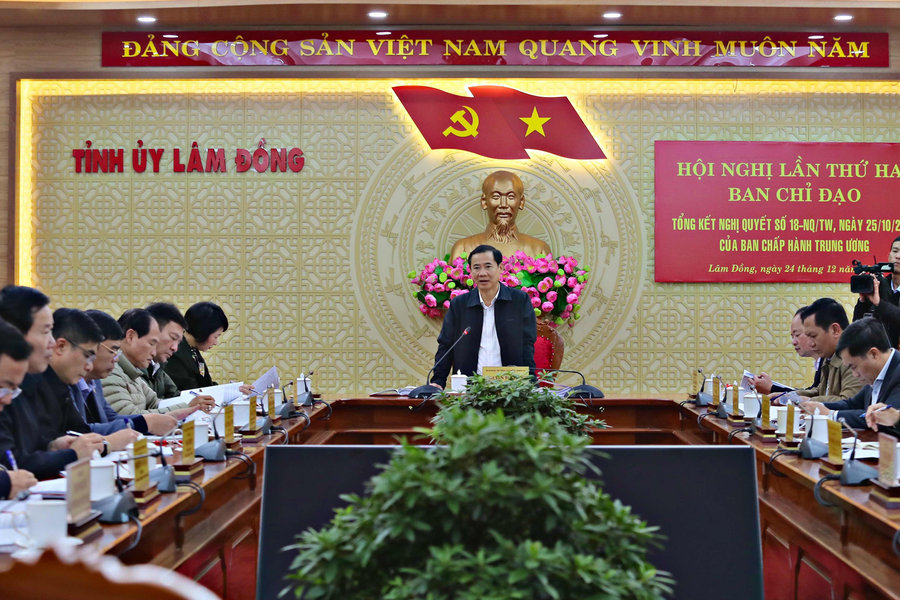Khẩn trương hoàn chỉnh phương án sắp xếp, tinh gọn tổ chức bộ máy đảm bảo đúng quy trình và tiến độ