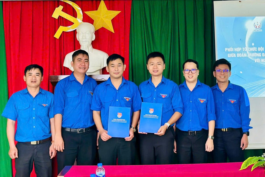 Tặng quà trị giá 150 triệu đồng tại huyện biên giới Đắk Nông