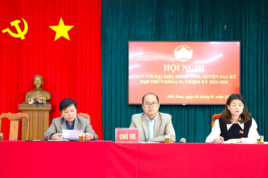 Đại biểu HĐND 2 cấp tỉnh, huyện tiếp xúc cử tri xã Đắk Som