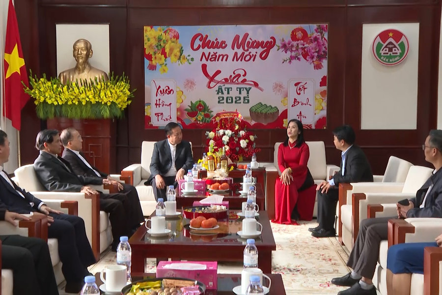 Giáo phận Ban Mê Thuột thăm, chúc Tết UBND tỉnh Đắk Nông