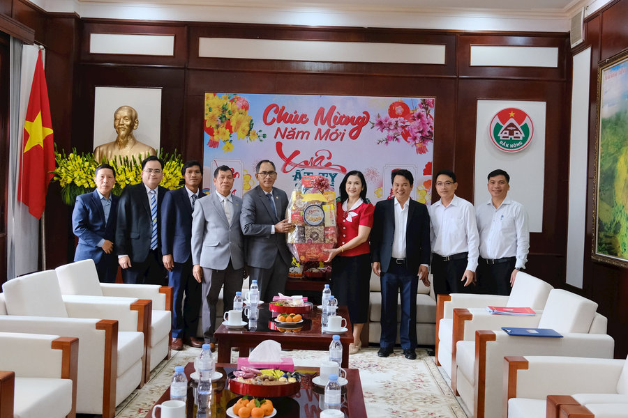 Hội thánh Tin lành Việt Nam thăm, chúc tết UBND tỉnh Đắk Nông