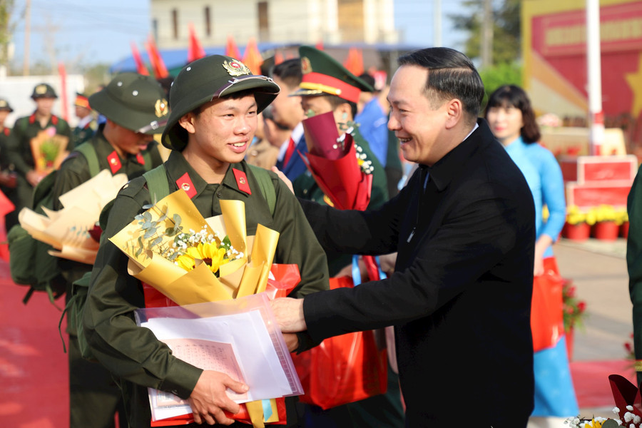 Phó Bí thư Tỉnh ủy Đắk Nông Hồ Xuân Trường dự Ngày hội tòng quân huyện Đắk Song