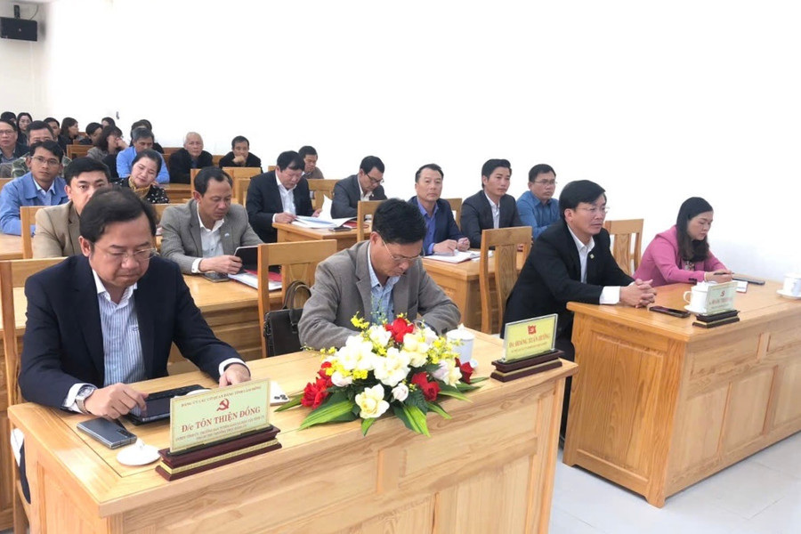 Chuyển giao tổ chức cơ sở đảng và đảng viên từ Đảng bộ Khối các cơ quan tỉnh về Đảng bộ Các cơ quan Đảng tỉnh và Đảng bộ UBND tỉnh