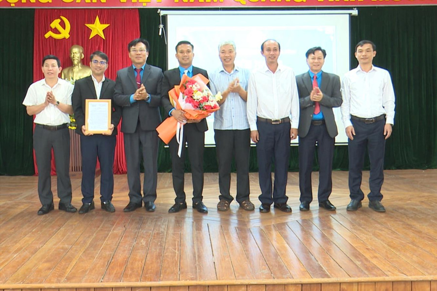 Sắp xếp tổ chức bộ máy Liên đoàn Lao động tỉnh