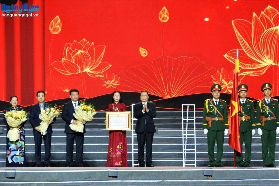 Quảng Ngãi - Đất mẹ Anh hùng