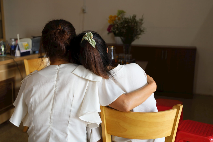 Bài học cảnh tỉnh từ "việc nhẹ, lương cao"