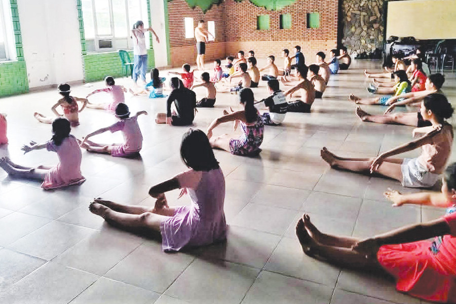 Dạy bơi miễn phí cho học sinh có hoàn cảnh khó khăn
