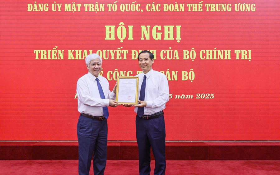 Đồng chí Nguyễn Thái Học giữ chức vụ Phó Bí thư Đảng ủy MTTQ, các đoàn thể Trung ương