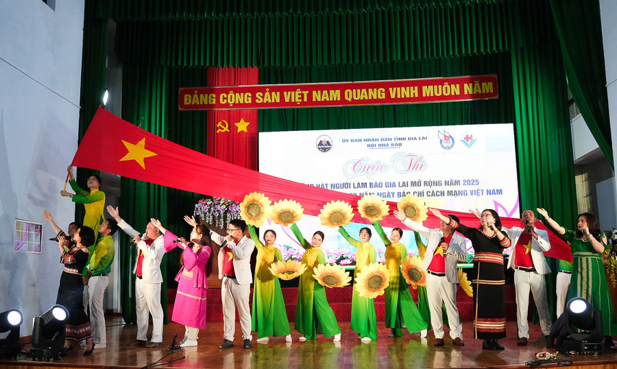 Lắng đọng Cuộc thi Tiếng hát người làm báo Gia Lai mở rộng