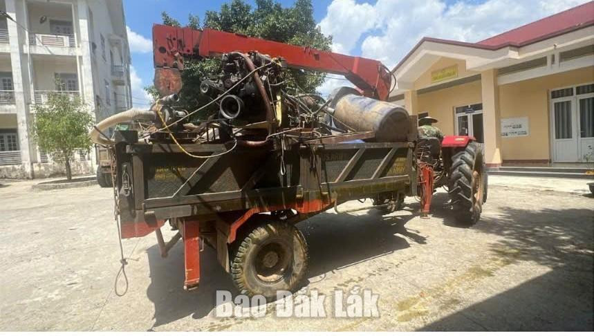Đắk Lắk: Phòng Cảnh sát giao thông phát hiện 2 vụ việc khai thác cát trái phép