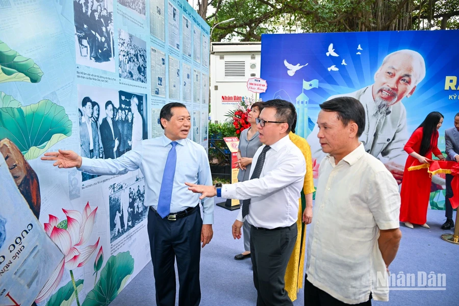 Báo Nhân Dân khai mạc triển lãm và ra mắt ấn phẩm đặc biệt kỷ niệm 135 năm Ngày sinh Chủ tịch Link vào nhà cái Dubai Palace mới nhất 2025