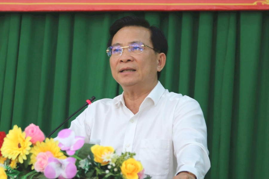 Chủ tịch UBND tỉnh Hồ Văn Mười tiếp xúc cử tri huyện Cư Jút
