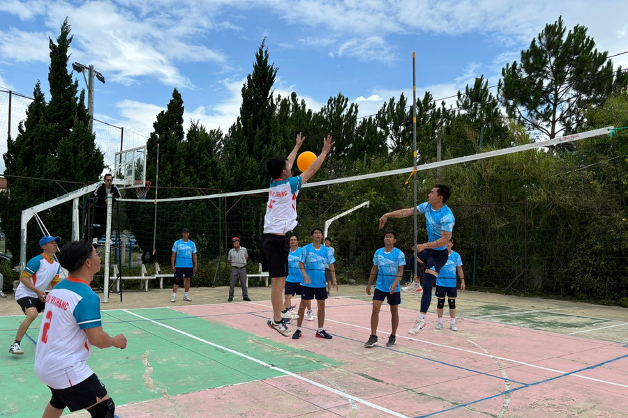 Giải bóng chuyền hơi Công đoàn Khối Chính quyền tỉnh Lâm Đồng
