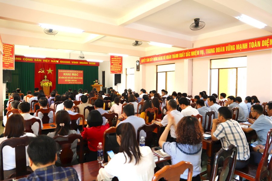 Gần 100 cán bộ tỉnh Đắk Nông bồi dưỡng quốc phòng - an ninh