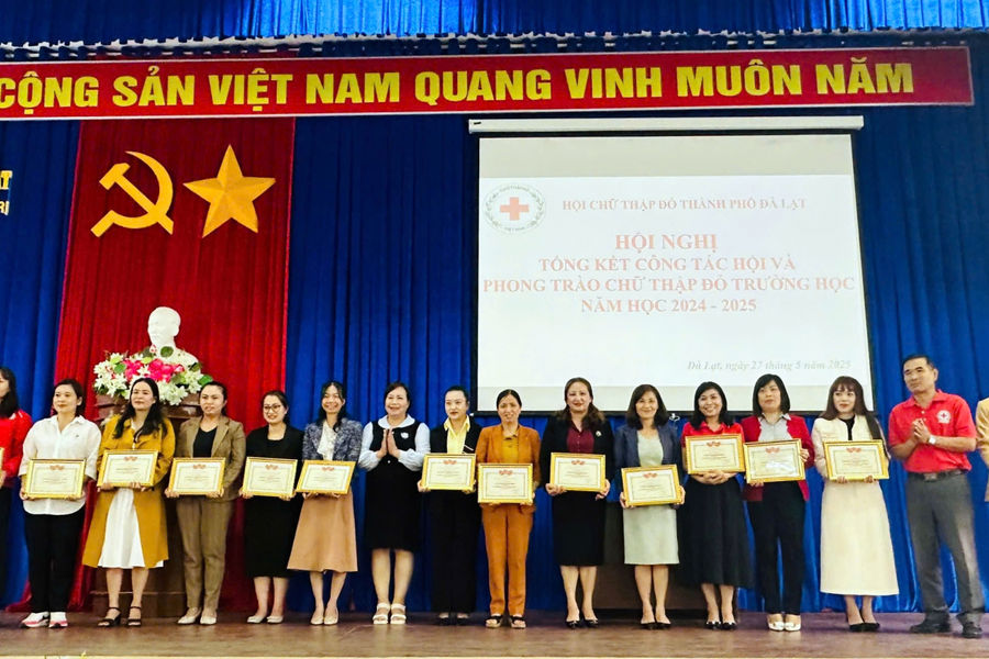 Đà Lạt: Khen thưởng nhiều điển hình trong Hành trình nhân đạo, trao nhận yêu thương