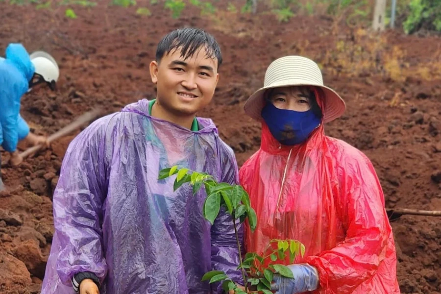 Những đảng viên trẻ tiên phong ở Tây Nguyên - Kỳ 4: 'Dị nhân' vì cộng đồng