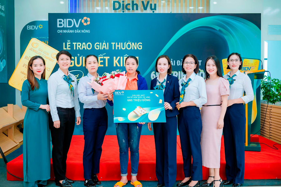 BIDV Đắk Nông trao giải khách hàng trúng thưởng 680 triệu đồng