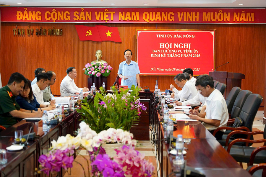 Đồng chí Ngô Thanh Danh chủ trì Hội nghị Ban Thường vụ Tỉnh ủy Đắk Nông tháng 5/2025