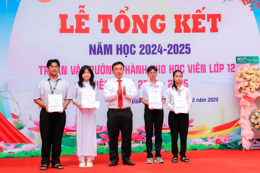 Khép lại năm học thành công tại Trung tâm GDTX Đắk Nông