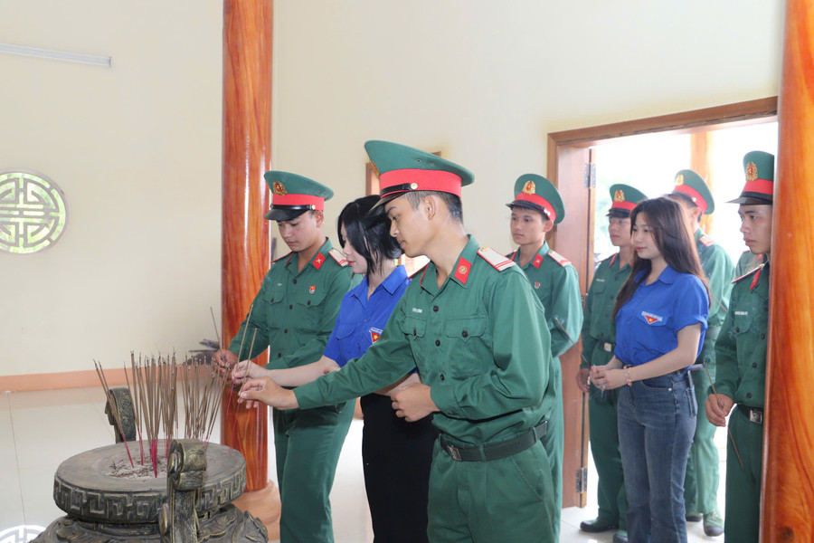 "Về địa chỉ đỏ", bồi đắp thêm tinh thần yêu nước trong trái tim người lính
