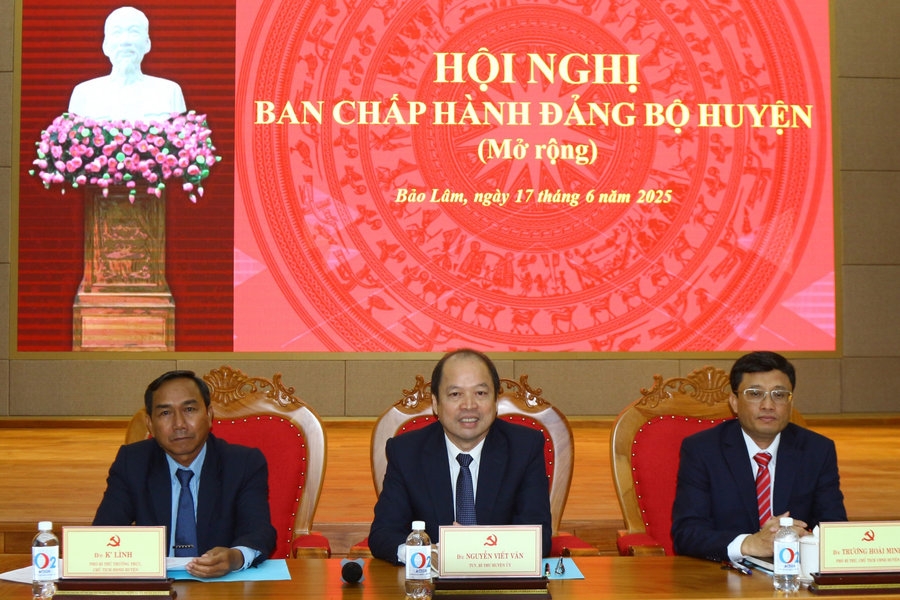 Tổ chức Hội nghị Ban Chấp hành Đảng bộ huyện Bảo Lâm (mở rộng)