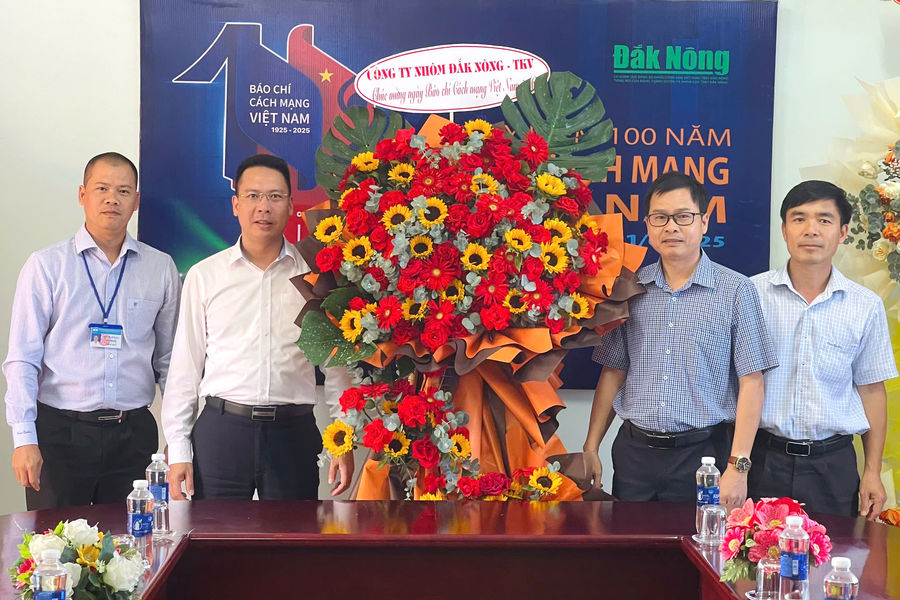 Các cơ quan, doanh nghiệp thăm, chúc mừng Báo Đắk Nông nhân Ngày Báo chí cách mạng Việt Nam 21/6