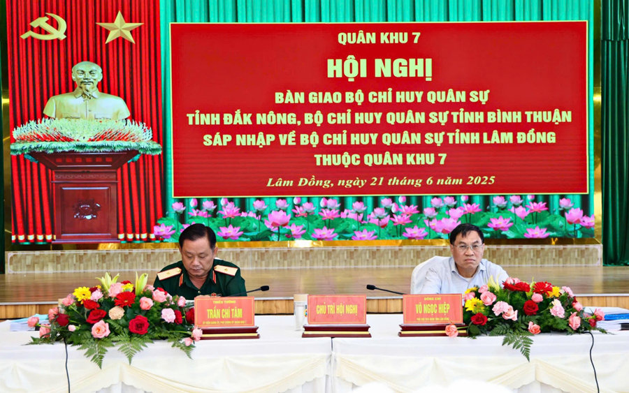 Bàn giao Bộ Chỉ huy Quân sự Đắk Nông, Bình Thuận về Bộ Chỉ huy Quân sự tỉnh Lâm Đồng