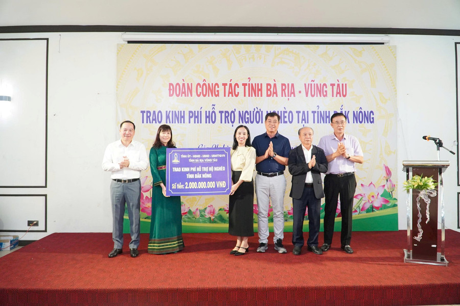 Tăng tốc xóa nhà tạm, an cư cho hộ nghèo