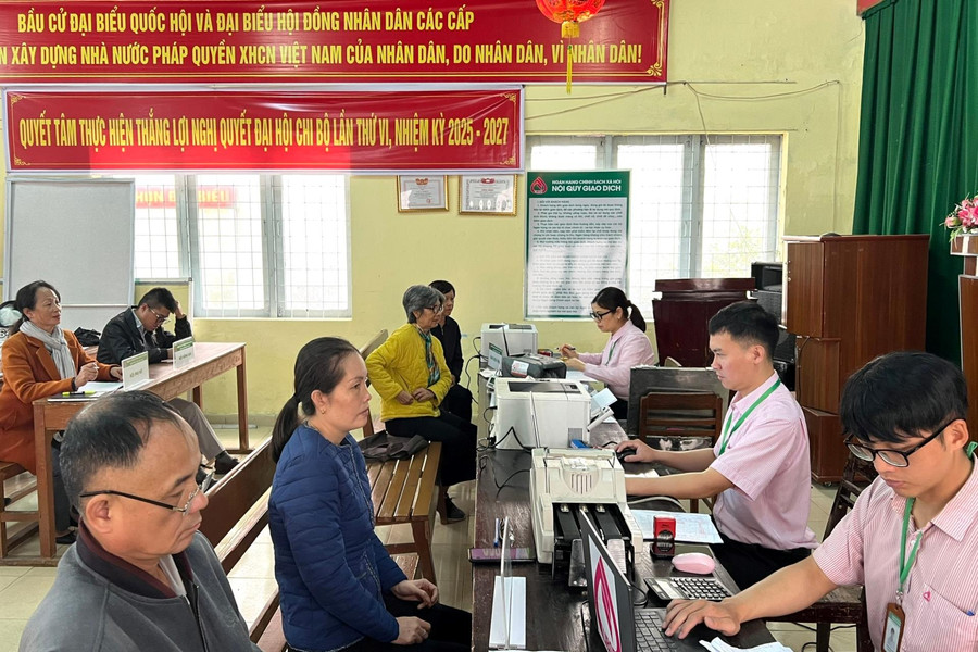 Ngân hàng Chính sách Xã hội tổ chức phiên giao dịch lần đầu tiên sau sáp nhập