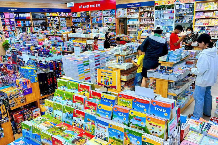 Phong phú thị trường đồ dùng học tập, sách giáo khoa năm học mới